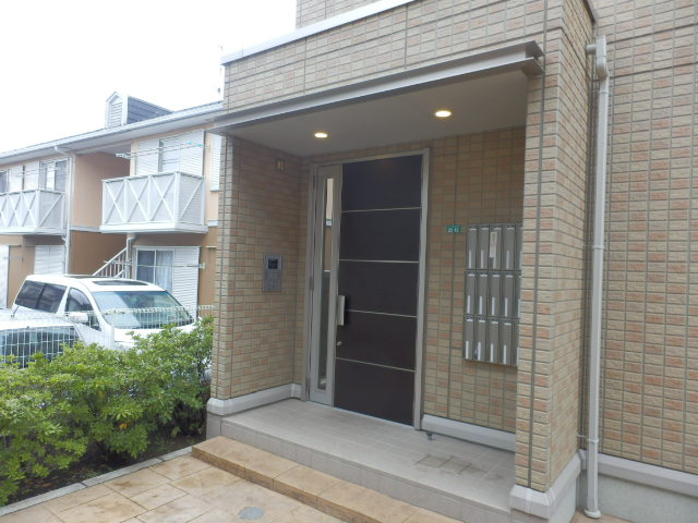 22/30 エントランス