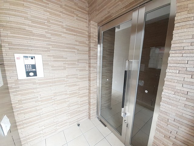 14/20 エントランス