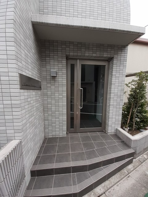 14/20 エントランス