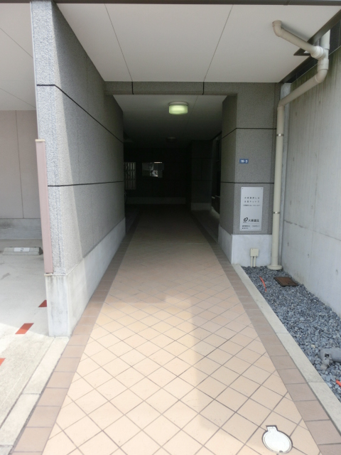 22/30 エントランス