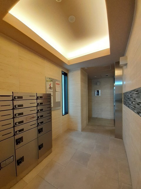 14/20 エントランス