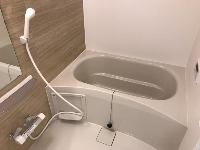13/28 浴室