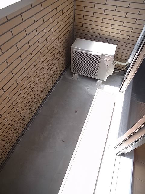 18/28 バルコニー