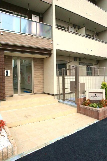 14/20 エントランス