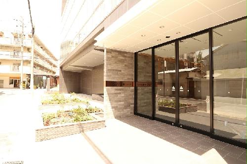 13/19 エントランス