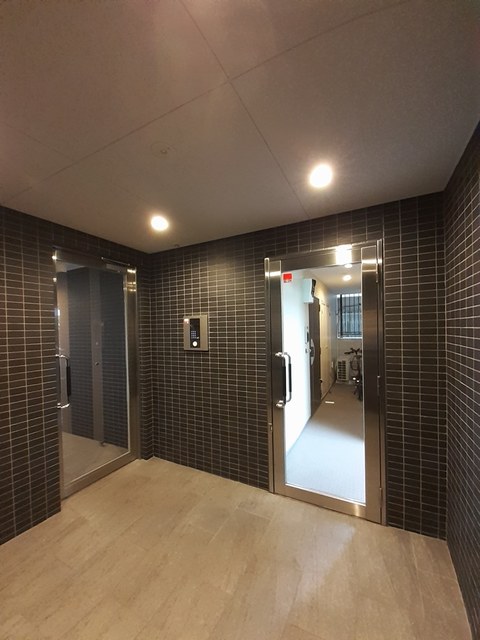 2/5 エントランス