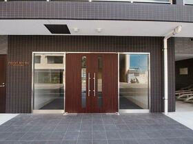 2/2 エントランス