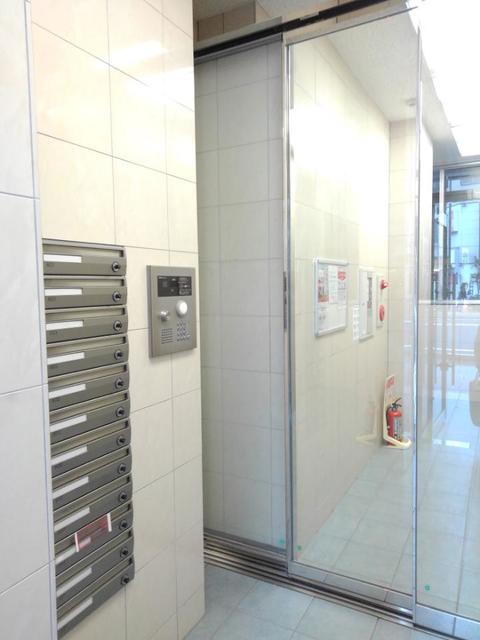 19/25 エントランス