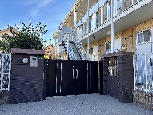 16/19 エントランス