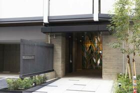 13/13 エントランス