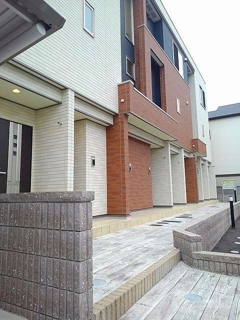 14/20 エントランス