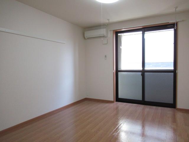 22/28 エントランス