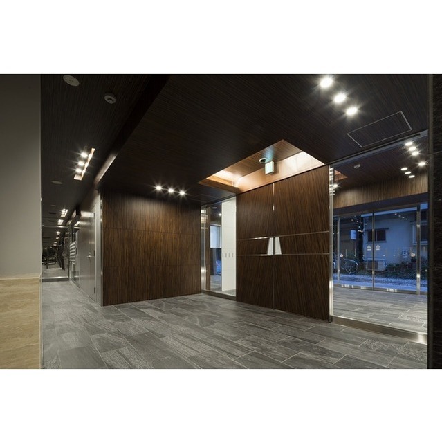 19/28 エントランス