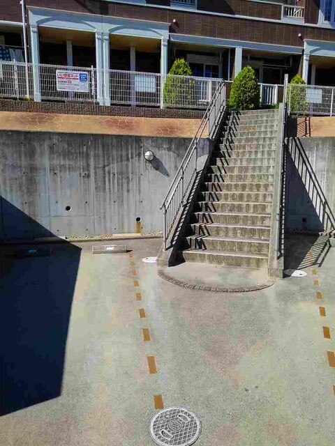 21/28 エントランス