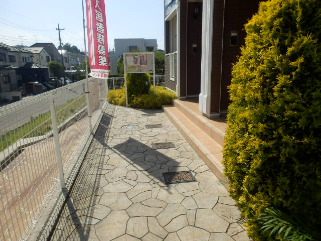 22/28 エントランス