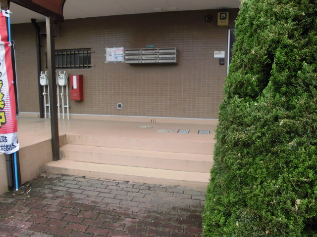 22/28 エントランス