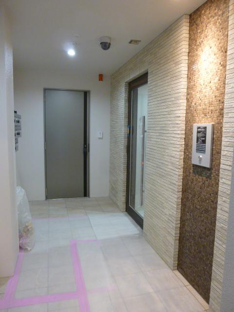 14/14 エントランス