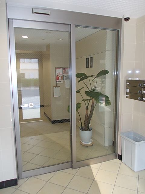 19/25 エントランス