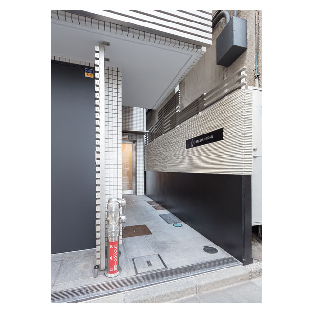 13/16 エントランス