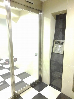 14/22 エントランス