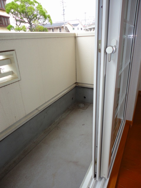 14/23 バルコニー