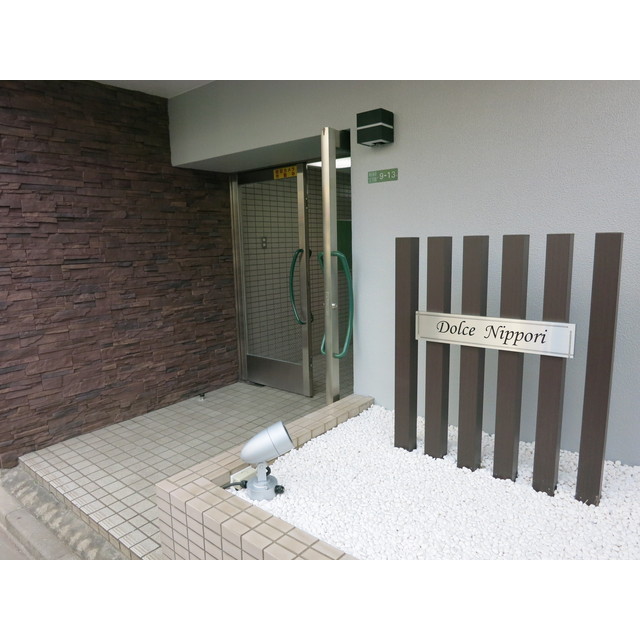 21/23 エントランス