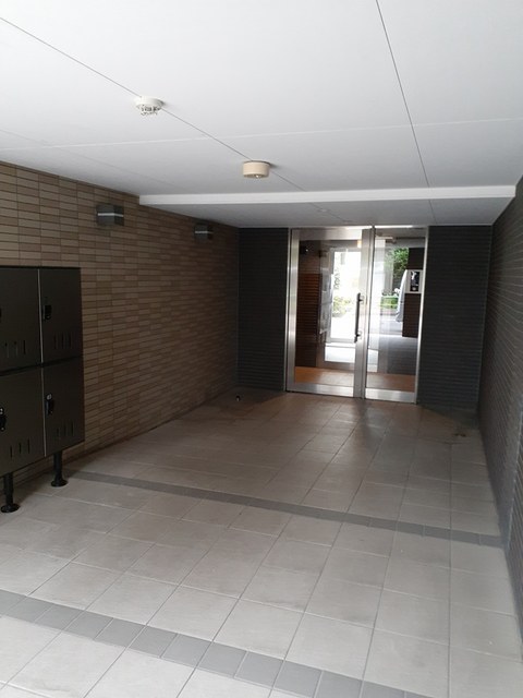 22/29 エントランス