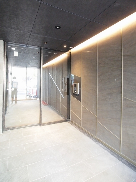 14/20 エントランス