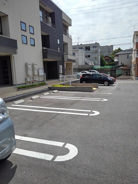 14/16 駐車場