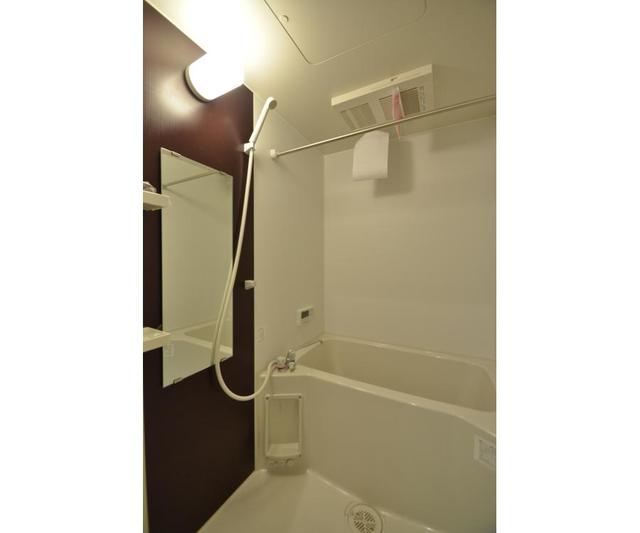 21/30 浴室