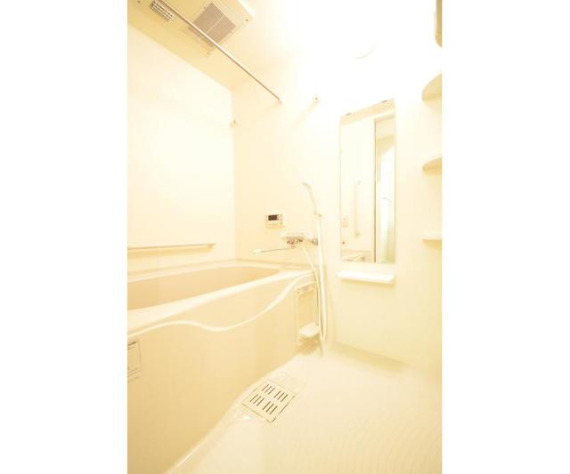 8/8 浴室