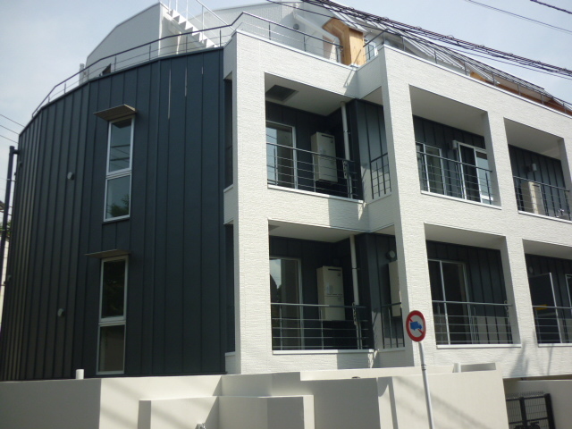 15/15 エントランス