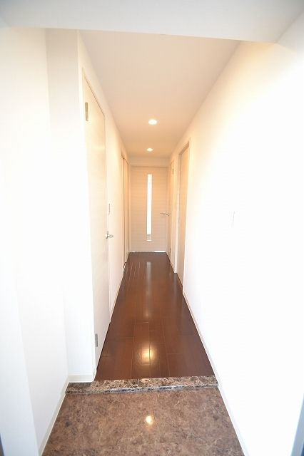 16/30 玄関