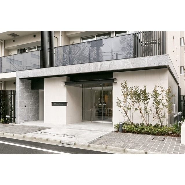 21/25 エントランス