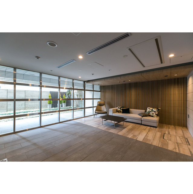 18/24 エントランス