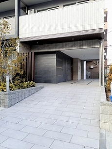 14/20 エントランス