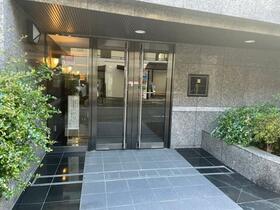 16/16 エントランス