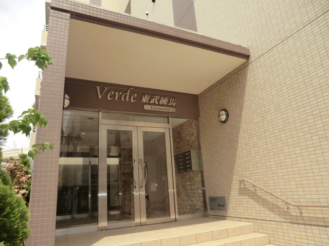 22/28 エントランス