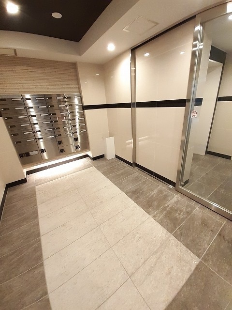 14/20 エントランス