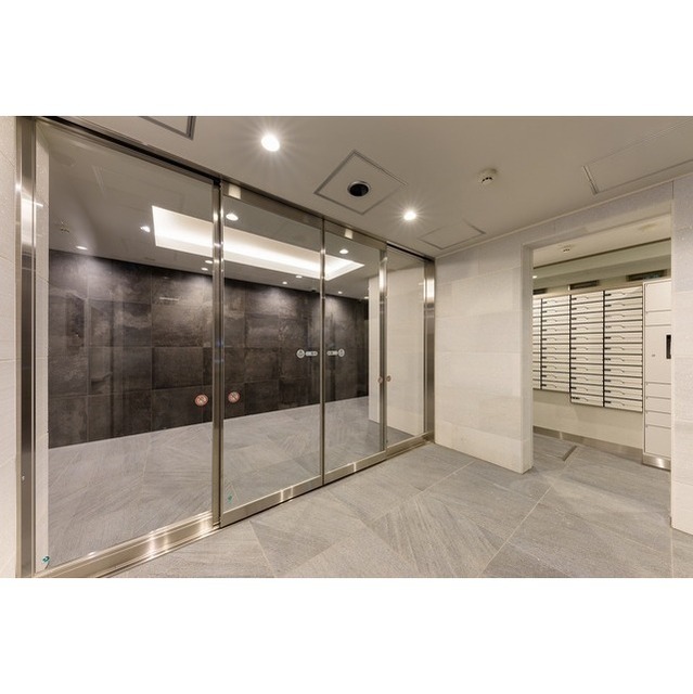 16/21 エントランス