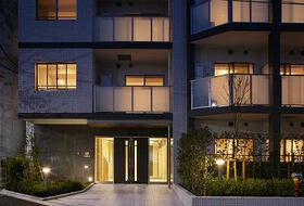 15/15 エントランス