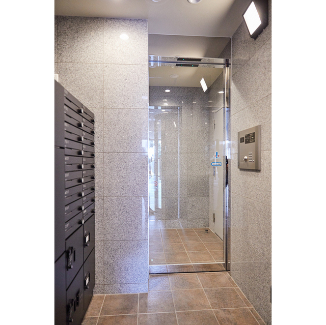 22/29 エントランス