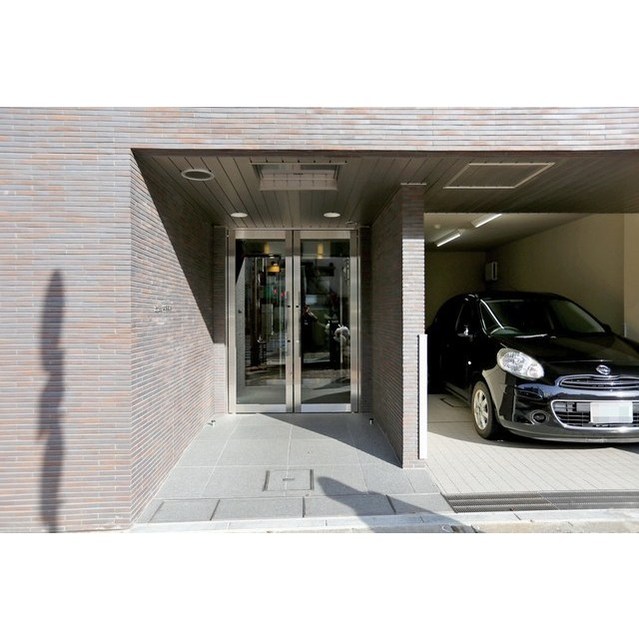 19/19 エントランス