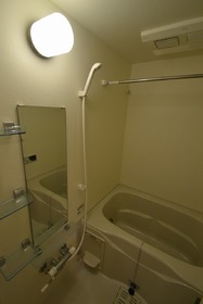 17/27 浴室
