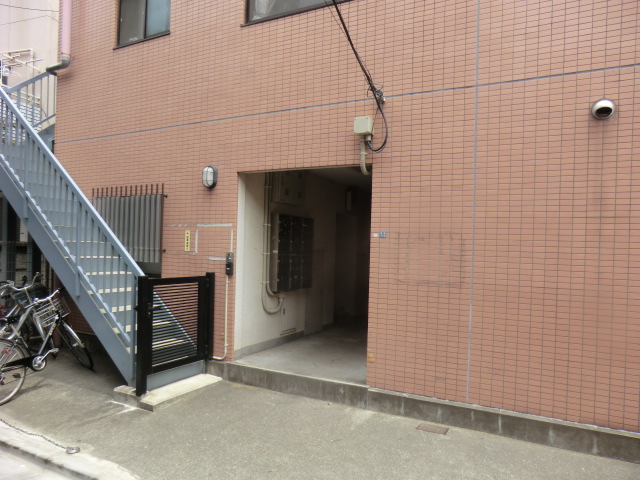 22/26 エントランス