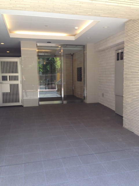 22/23 エントランス