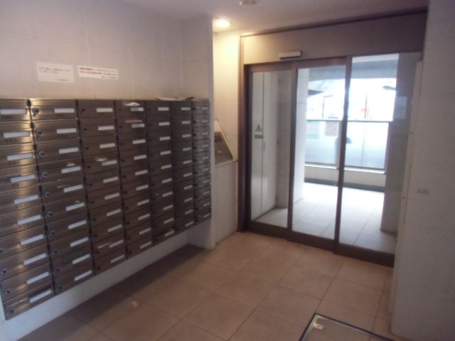 22/30 エントランス