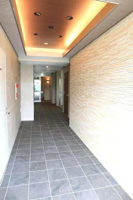 14/20 エントランス