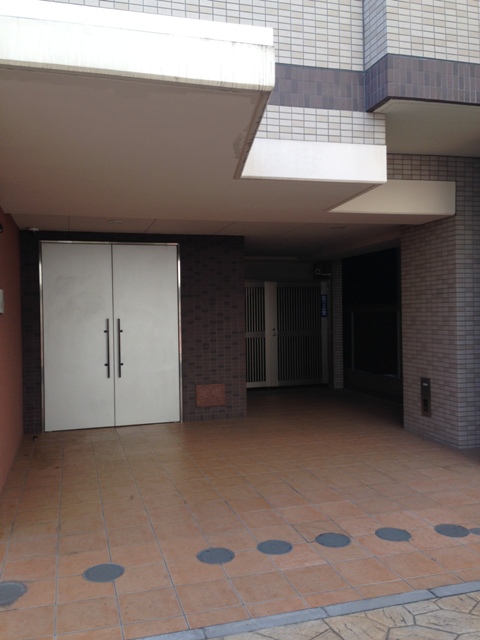 22/30 エントランス