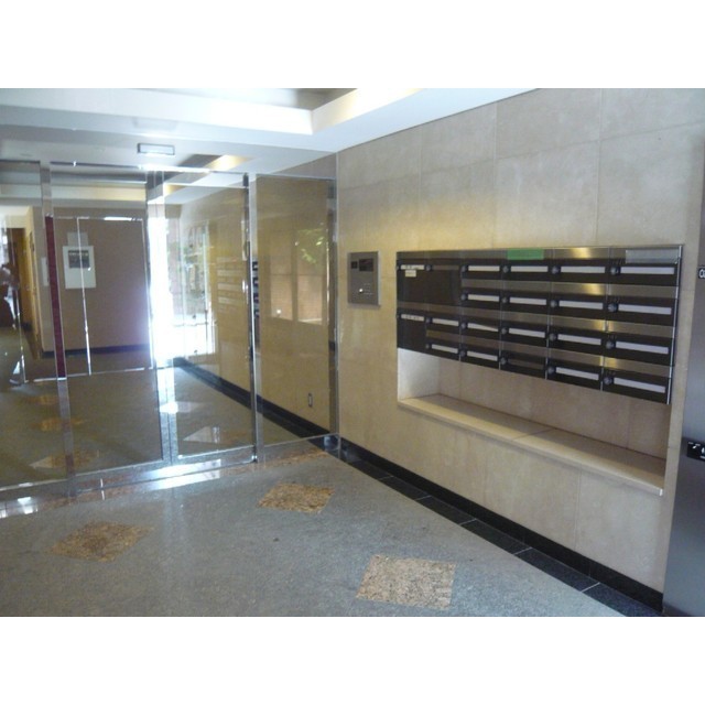 21/23 エントランス